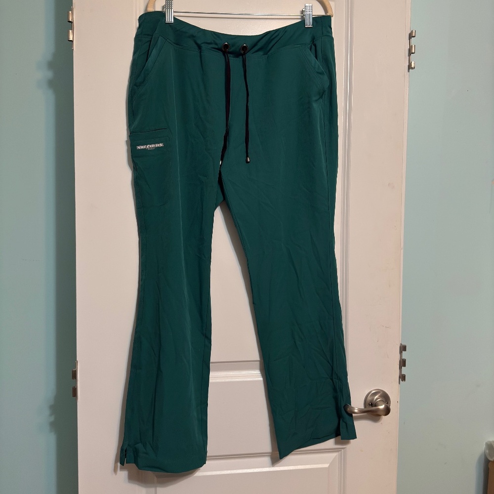 Sketchers stretchy hunter green scrub pants